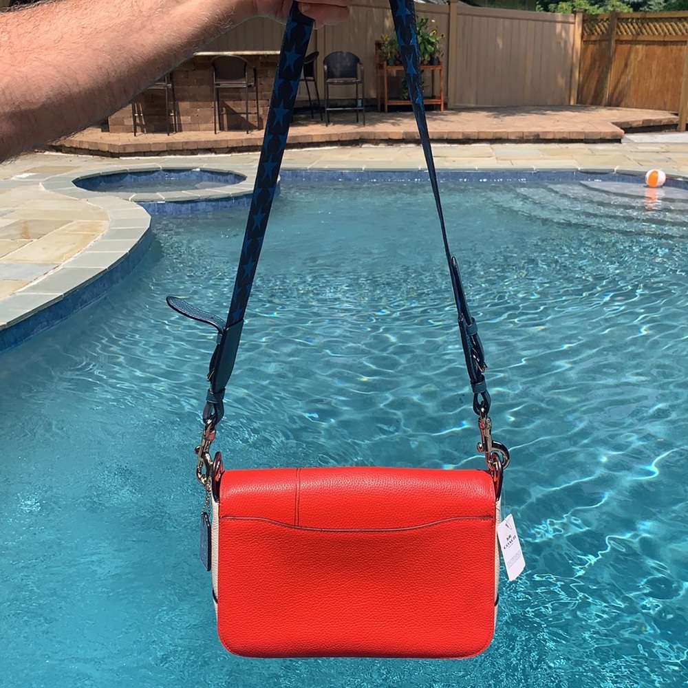 New Coach Marvel Jes Messenger with Spider-Man - Picture 15 of 16